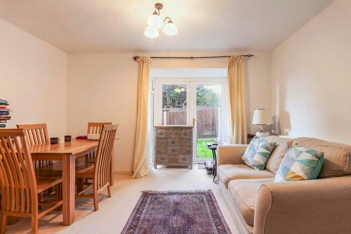 1 Bedroom Property To Rent In Angel Place, Binfield, RG42