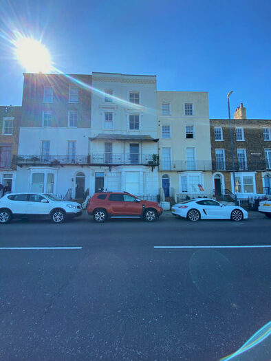 2 Bedroom Flat To Rent In Fort Crescent, Margate, CT9