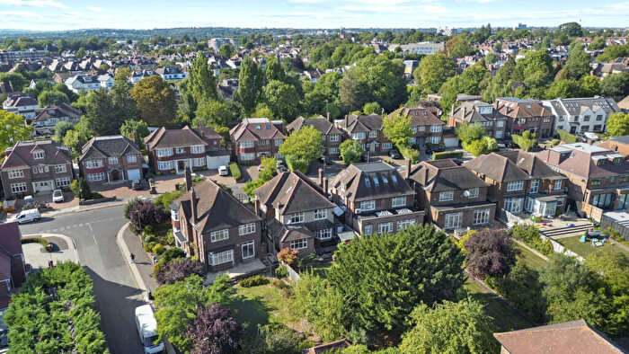 5 Bedroom Detached House To Rent In Kingsgate Avenue, London, N3