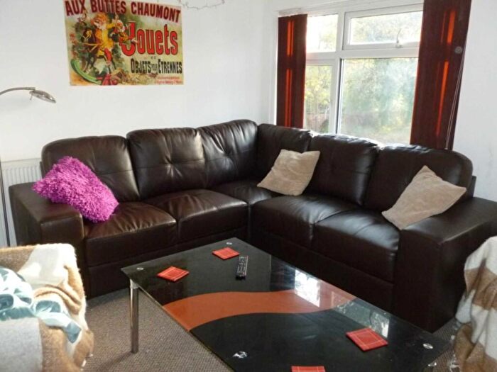 7 Bedroom Flat To Rent In Egerton Road, Manchester, M14