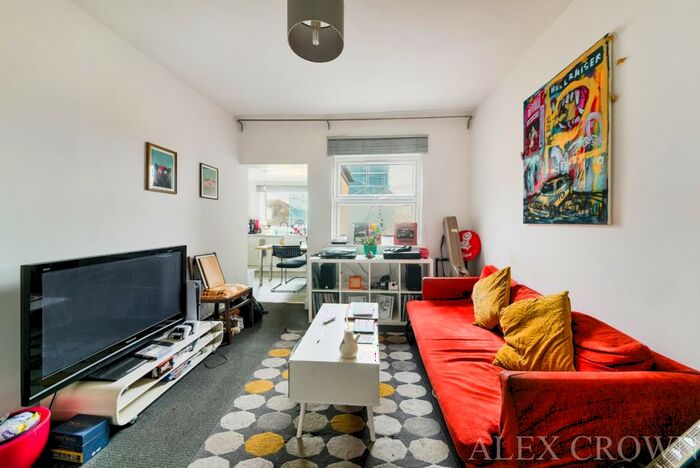 2 Bedroom Flat To Rent In Blackstock Road, London, N4
