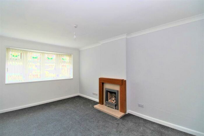 2 Bedroom Semi-Detached Bungalow For Sale In Wensleydale, Hull, HU7
