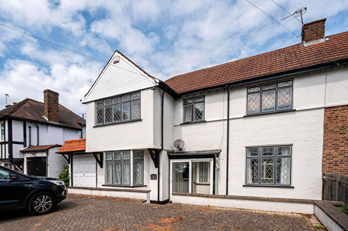 4 Bedroom Semi Detached House For Sale In London Lane, Bromley, BR1