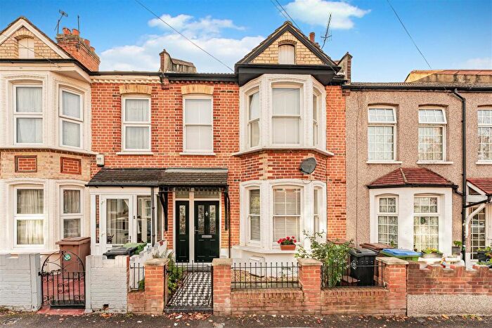 3 Bedroom Terraced House For Sale In Ruby Road, Walthamstow, London, E17