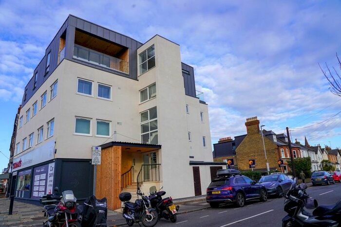 1 Bedroom Flat To Rent In Richmond Road, Kingston Upon Thames, KT2