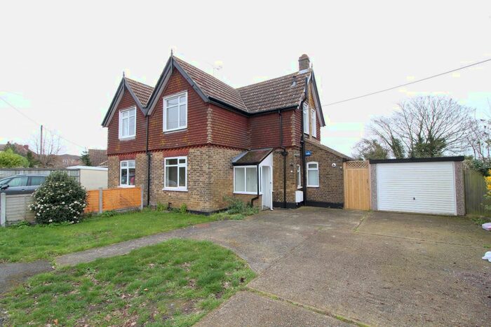 3 Bedroom Semi-Detached House To Rent In Park Chase, Benfleet, Essex, SS7