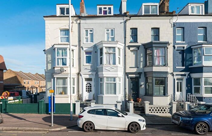 2 Bedroom Flat To Rent In Grange Road, Ramsgate, Kent, CT11