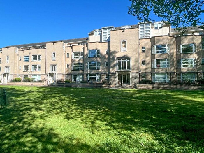 3 Bedroom Apartment For Sale In Petersfield Mansions, Cambridge, CB1