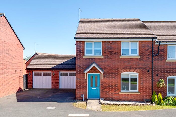 4 Bedroom Semi Detached House For Sale In Finedon Road, Burton Latimer, NN15