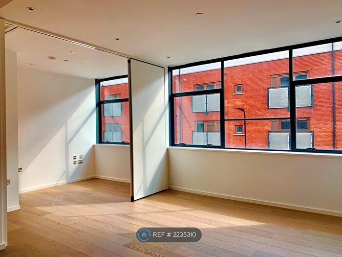 2 Bedroom Flat To Rent In Long Street, London, E2