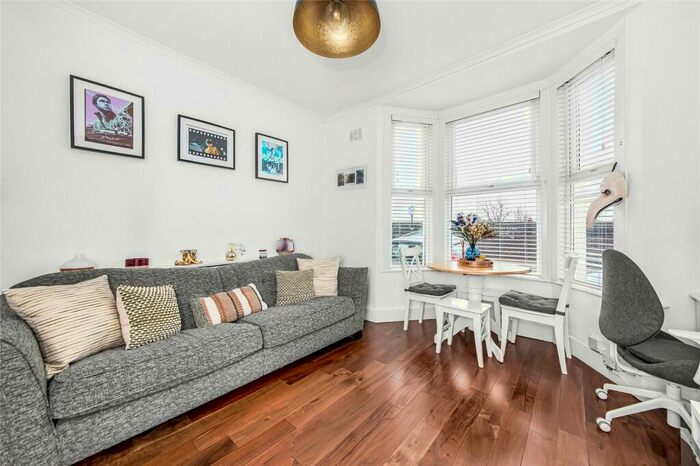 1 Bedroom Apartment For Sale In Belle Vue Park, Thornton Heath, CR7