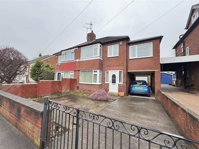 4 Bedroom Semi Detached House For Sale In Alandale Drive, Garforth, Leeds, LS25