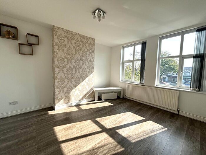 2 Bedroom Flat To Rent In Stratford Road, Hall Green, B28