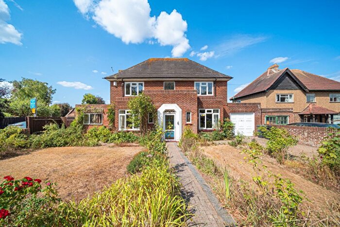 4 Bedroom Detached House For Sale In Singlewell Road, Gravesend, Kent, DA11