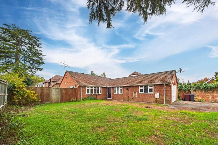 3 Bedroom Bungalow For Sale In Parkhouse Lane, Reading, Berkshire, RG30