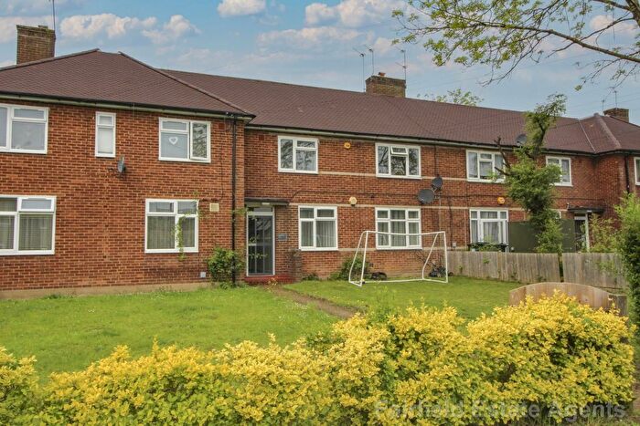 1 Bedroom Flat For Sale In Gleneagles Close, South Oxhey, WD19