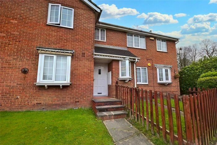 2 Bedroom Flat To Rent In Upper Wortley Road, Wortley, Leeds, LS12