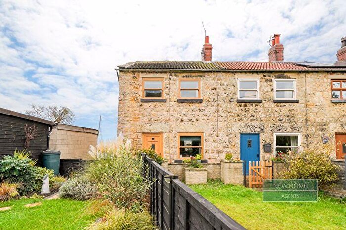 2 Bedroom End Of Terrace House For Sale In Kiddal Lane Cottages, York Road, Potterton, Leeds, LS14