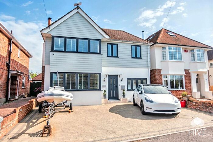 4 Bedroom Detached House For Sale In South View Road, Christchurch, BH23