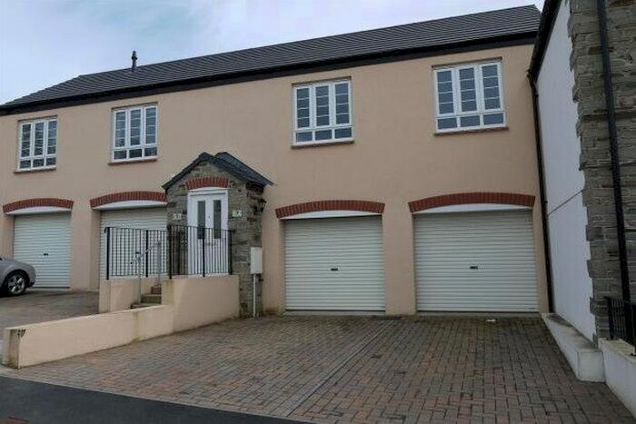 1 Bedroom Flat To Rent In Carrine Way, Truro, TR1