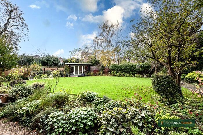 1 Bedroom Flat To Rent In * Heating Included* Mapesbury Road, London, NW2