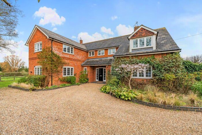 6 Bedroom Detached House To Rent In Winkfield Row, Berkshire, SL5
