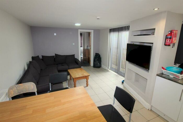 8 Bedroom House To Rent In Merthyr Street, Cathays, Cardiff, CF24