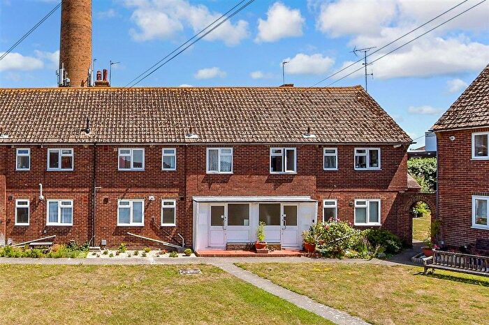 1 Bedroom Flat For Sale In Perkins Avenue, Margate, Kent, CT9