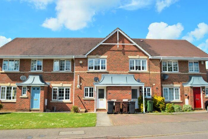 2 Bedroom Property To Rent In Puddingstone Drive, St Albans, AL4