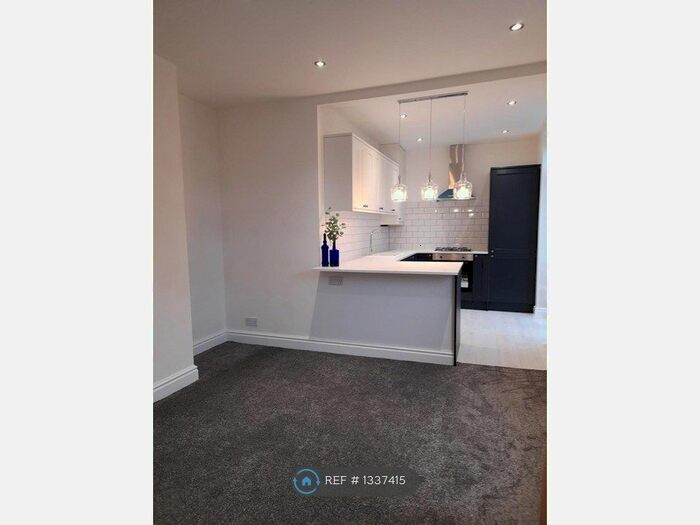 3 Bedroom Semi-Detached House To Rent In Cranworth Street, Stalybridge, SK15