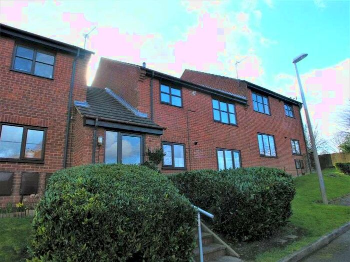 2 Bedroom Property To Rent In Juniper Rise, Halesowen, B63