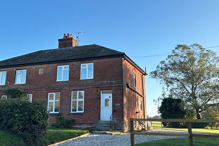 3 Bedroom Cottage To Rent In Ellisfield, Hampshire, RG25