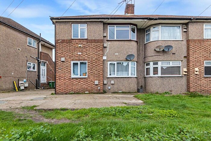 2 Bedroom Maisonette For Sale In Perry Street, Crayford, Dartford, DA1