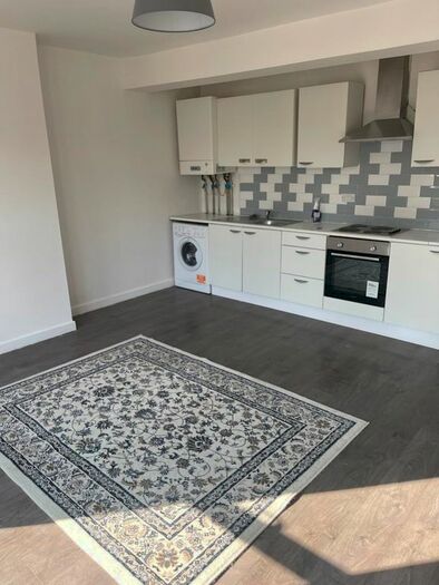 2 Bedroom Flat To Rent In Church Street, Enfield, Greater London, EN2