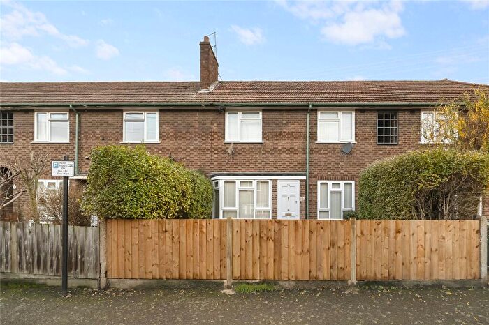 2 Bedroom Flat To Rent In Butterfields, Walthamstow, London, E17