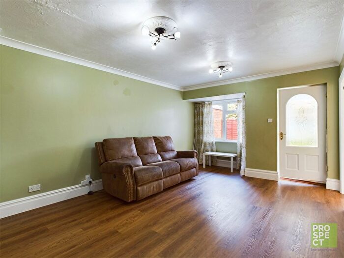 4 Bedroom Semi-Detached House To Rent In Priory Street, Farnborough, Hampshire, GU14