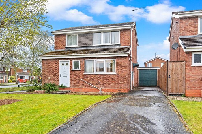 3 Bedroom Detached House For Sale In Alder Grove, Droitwich, Worcestershire., WR9