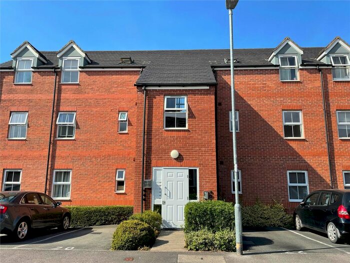 2 Bedroom Flat For Sale In Oak Crescent, Ashby-De-La-Zouch, LE65