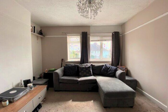 1 Bedroom Flat To Rent In South Farm Road, Worthing, BN14
