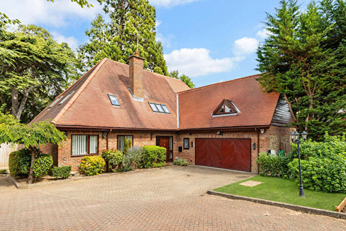 5 Bedroom Detached House For Sale In King Harry Lane, St. Albans, AL3