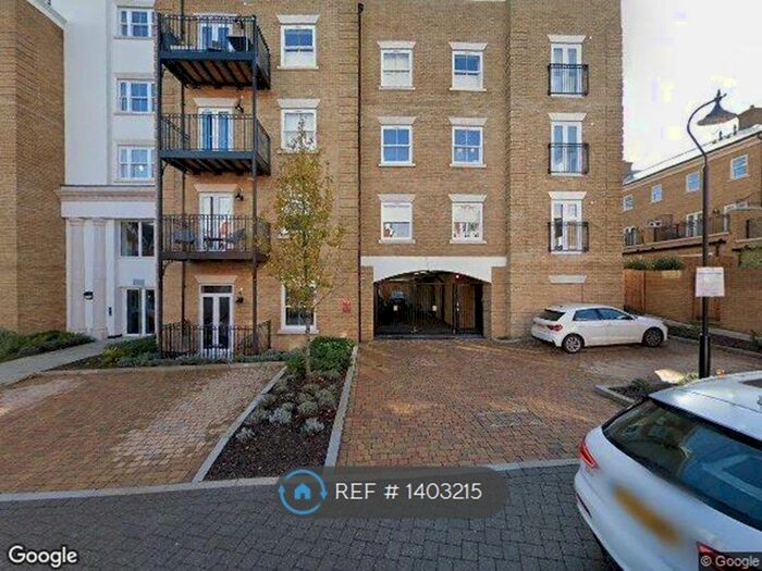 2 Bedroom Flat To Rent In Emerald House, Tunbridge Wells, TN4