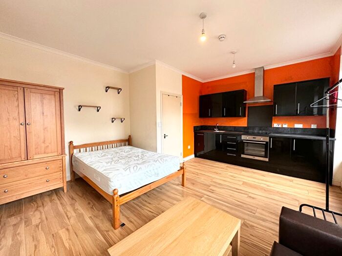 Studio To Rent In Hornsey Road, London, N19