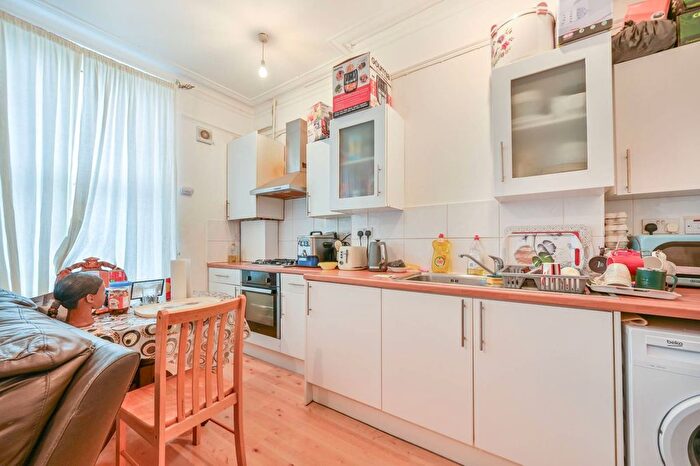 3 Bedroom Flat For Sale In Park Parade, Harlesden, London, NW10