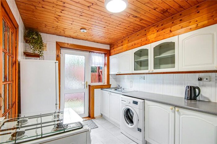 2 Bedroom Terraced House For Sale In Bardrainney Avenue, Port Glasgow, Inverclyde, PA14