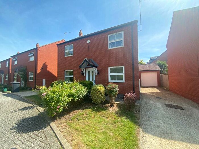 4 Bedroom Detached House For Sale In David Way, Stratford Upon Avon, CV37