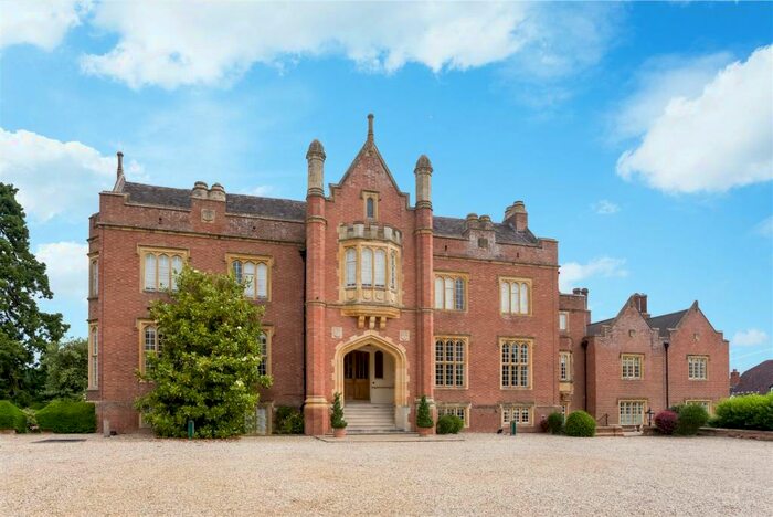 2 Bedroom Apartment To Rent In Banbury Road, Stratford-Upon-Avon, CV37