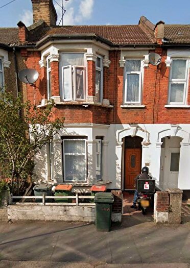 Terraced House To Rent In Caledon Road, London, E6