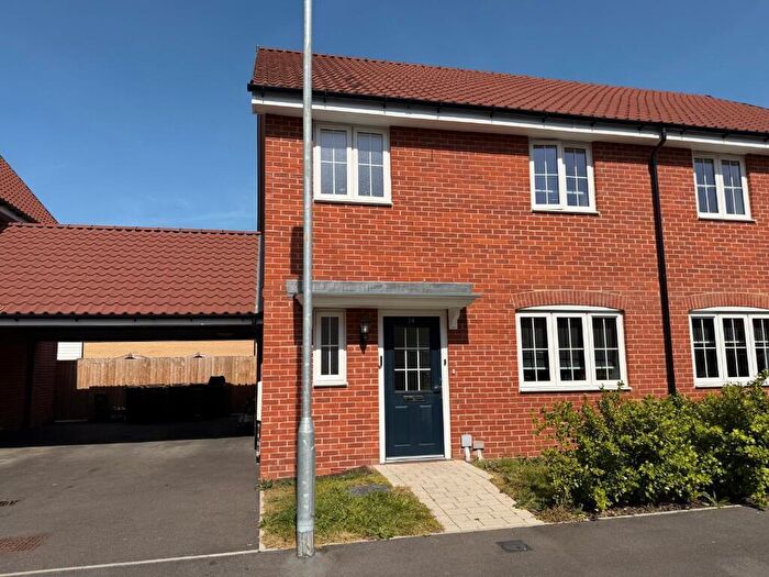 3 Bedroom Semi Detached House To Rent In Southlands Farm Way, Wickford, Essex, SS11