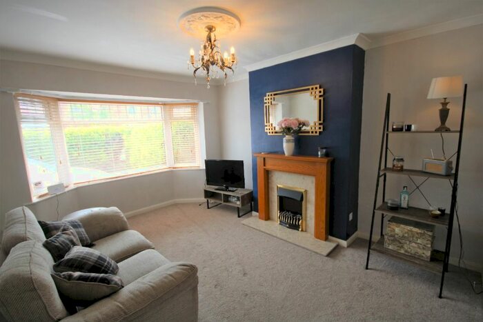 2 Bedroom Bungalow To Rent In Whitethorn Close, York, YO31