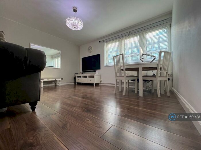 3 Bedroom Maisonette To Rent In Livermere Road, London, E8